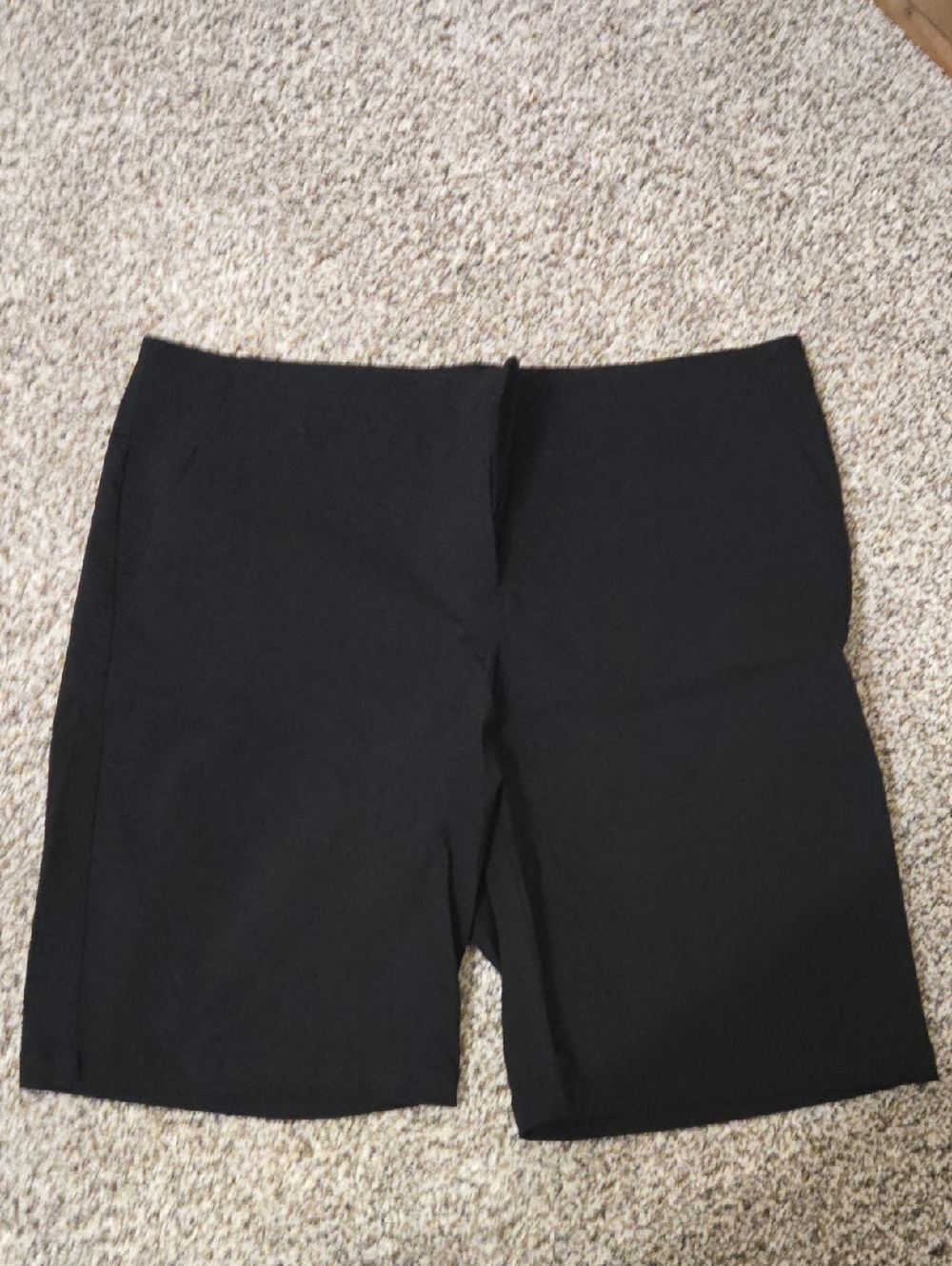 Izod Women's Black Golf Shorts
